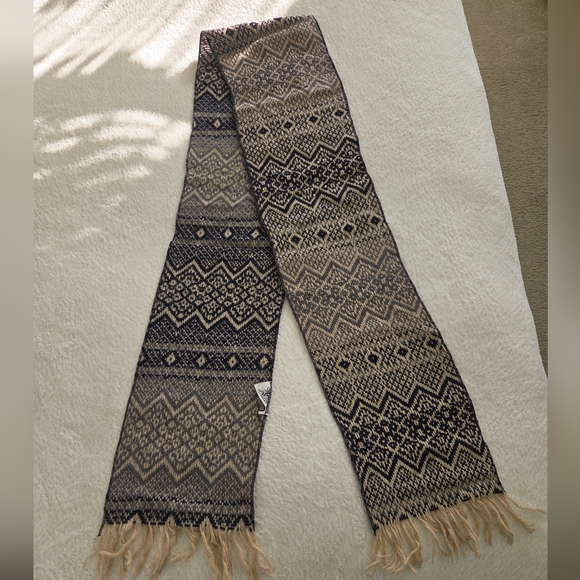 Vintage ✨️ Amana Woolen Mills Men\'s Wool Geometric Patterned Scarf